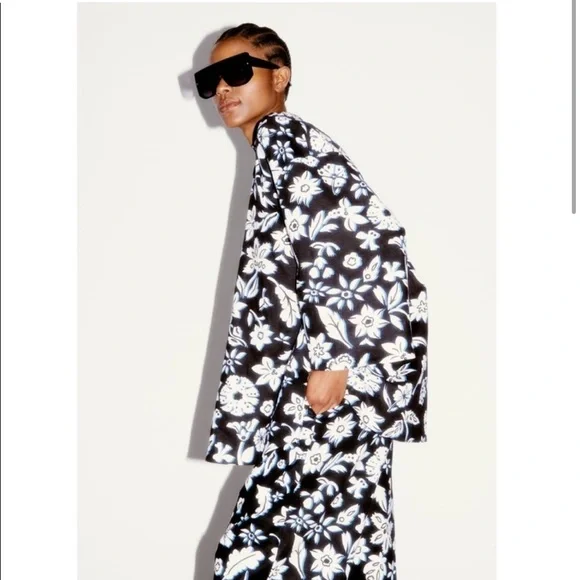 “Zara Monochrome Floral Shirt - Black & White - Picture 5 of 5